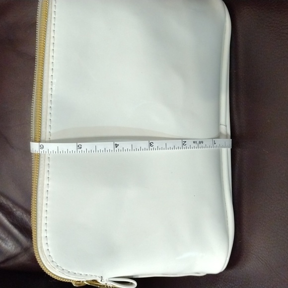 EUC Younique Makeup Bag with Goodies - Picture 11 of 14